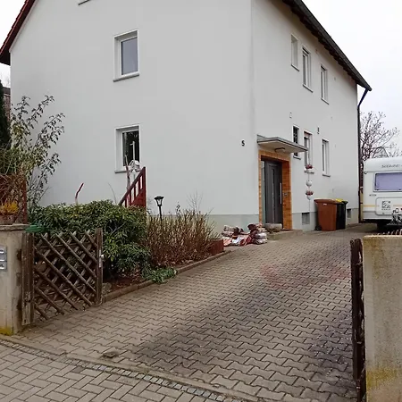 Geraeumige Nahe Nuernberg Appartamento Oberasbach